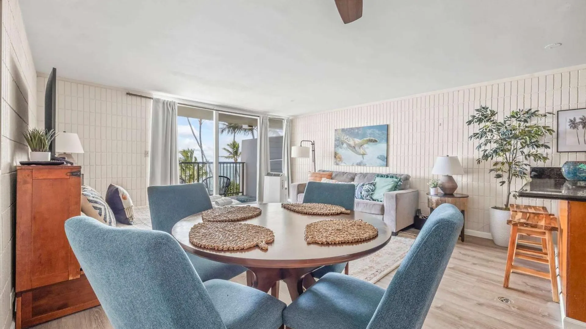 Condo On Beach With Ac Laie Holiday home